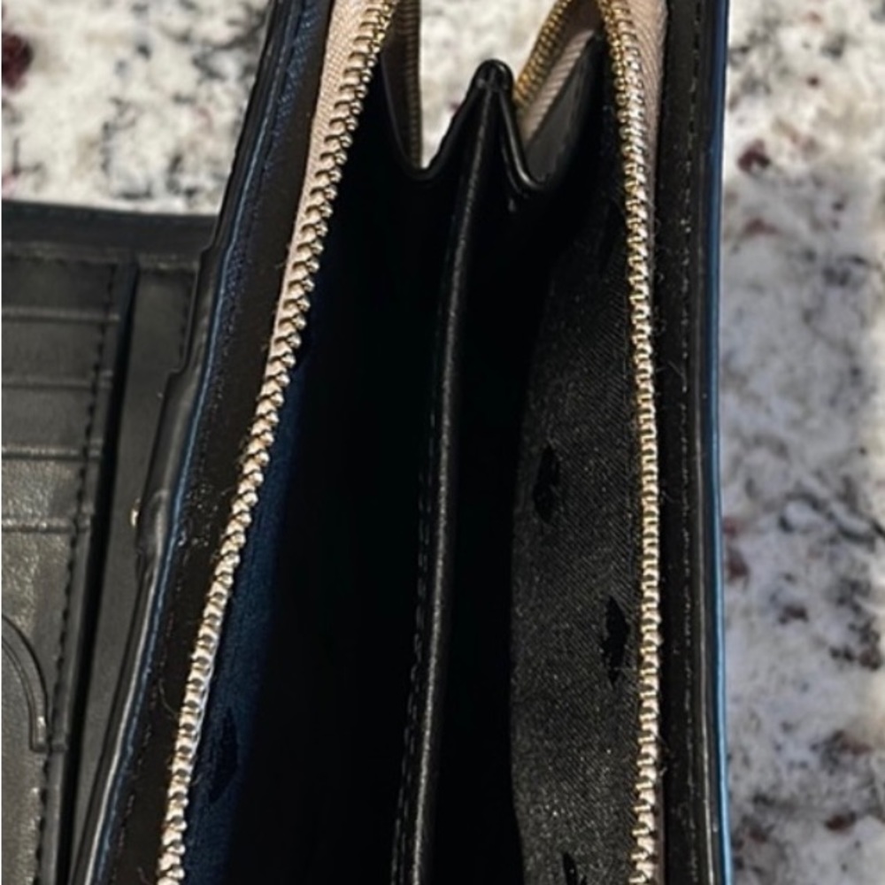 Wallet - Picture 4 of 6
